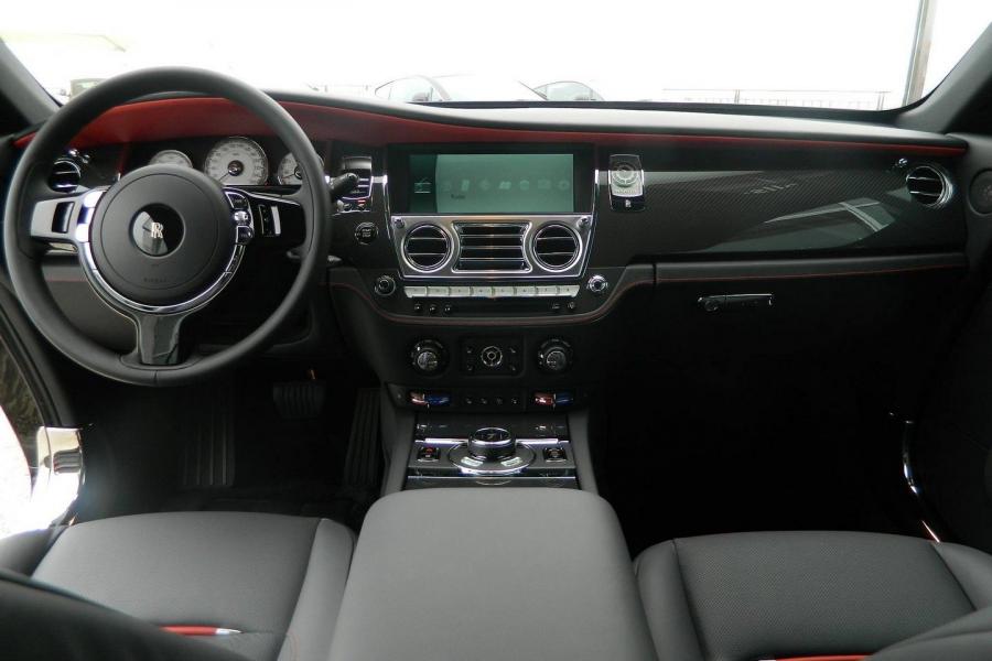  Rolls-Royce Wraith Carbon Fiber 2015 года  (фото 17 из 20)